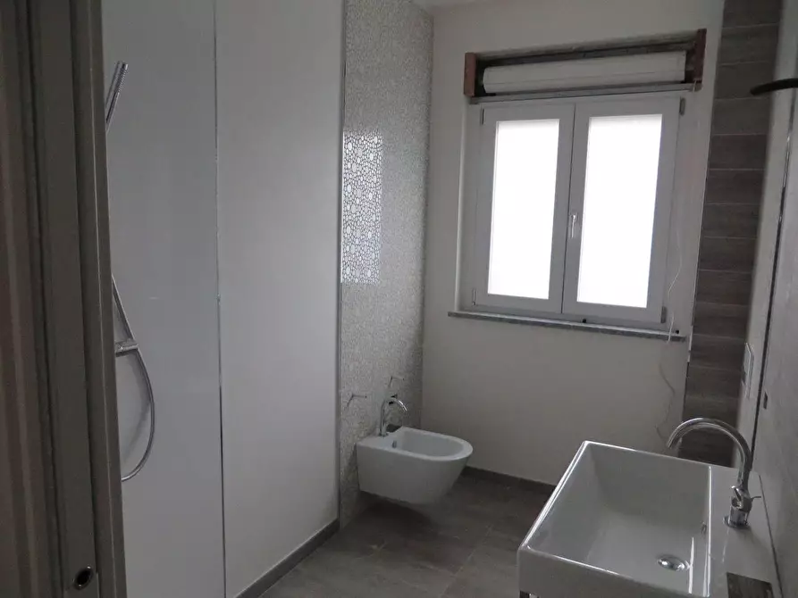 Immagine 8 di Villa in vendita  a Montignoso