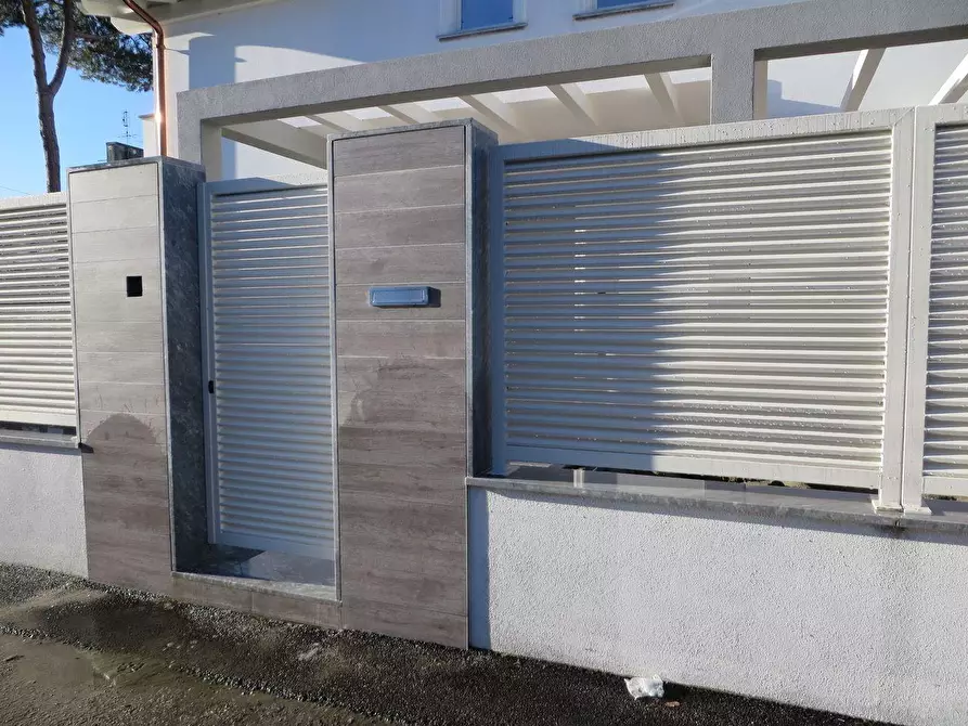 Immagine 20 di Villa in vendita  a Montignoso