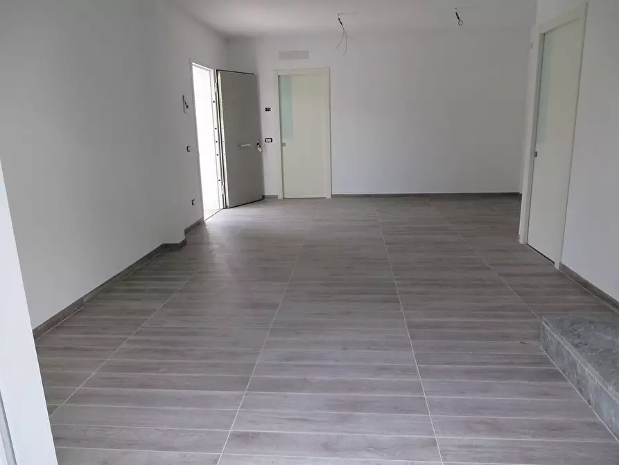 Immagine 7 di Villa in vendita  a Montignoso