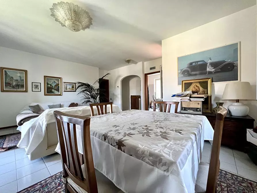 Immagine 3 di Appartamento in vendita  a Massa