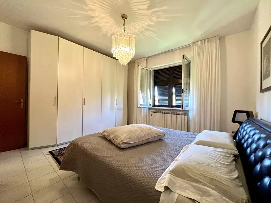 Immagine 7 di Appartamento in vendita  a Massa