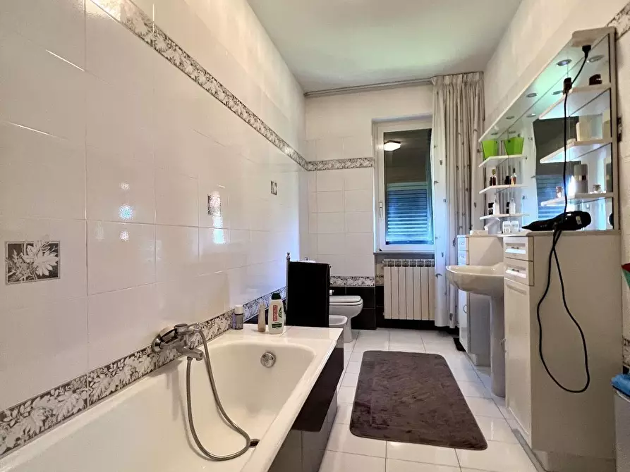 Immagine 9 di Appartamento in vendita  a Massa