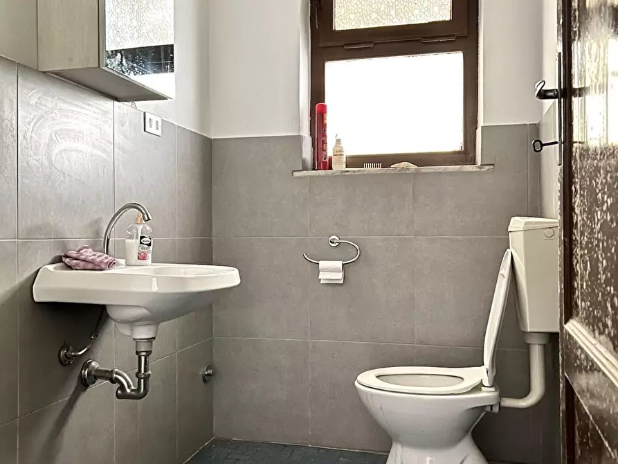 Immagine 17 di Casa semindipendente in vendita  a Massa