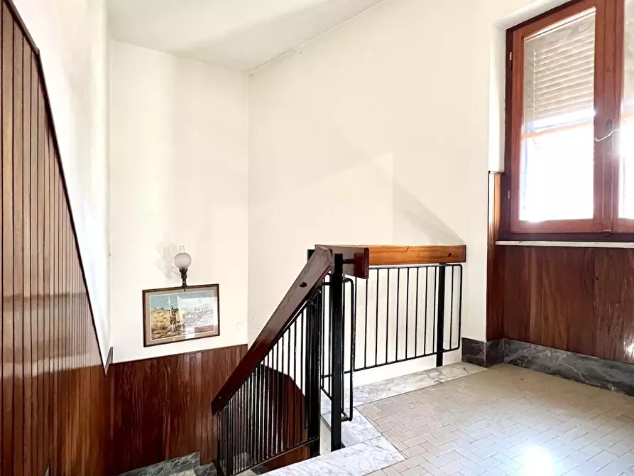 Immagine 12 di Casa semindipendente in vendita  a Massa