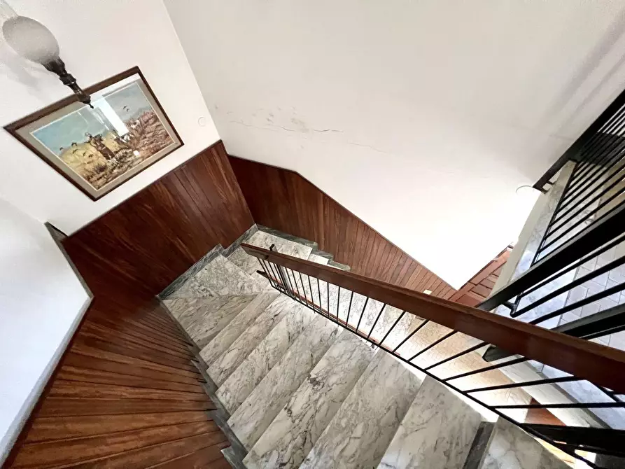 Immagine 13 di Casa semindipendente in vendita  a Massa