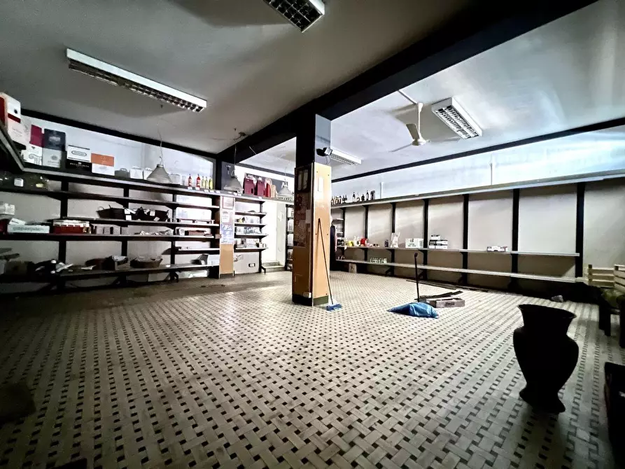 Immagine 18 di Casa semindipendente in vendita  a Massa