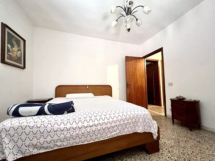 Immagine 9 di Casa semindipendente in vendita  a Massa