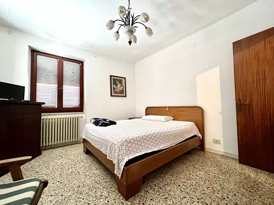 Immagine 8 di Casa semindipendente in vendita  a Massa