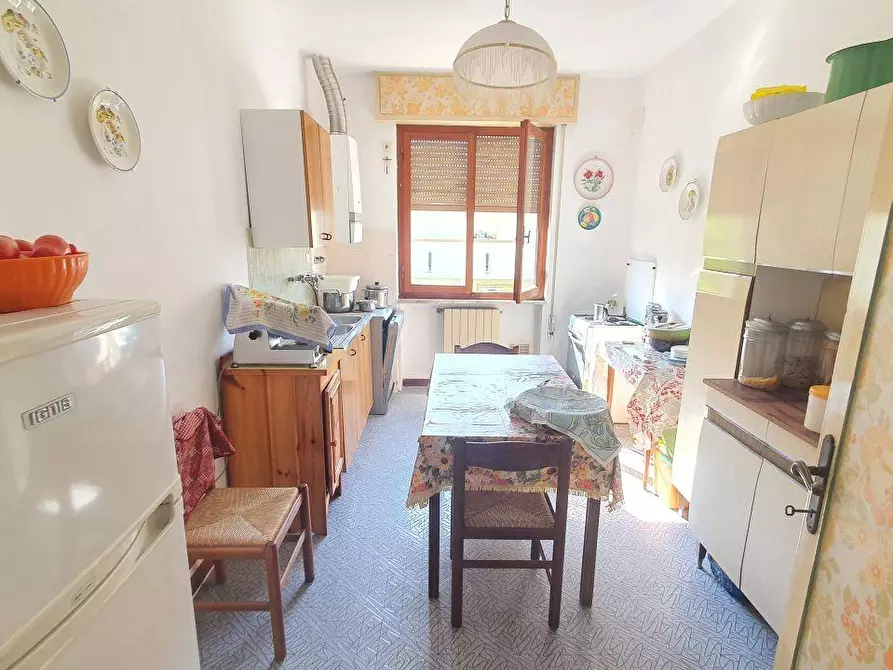 Immagine 5 di Appartamento in vendita  a Massa