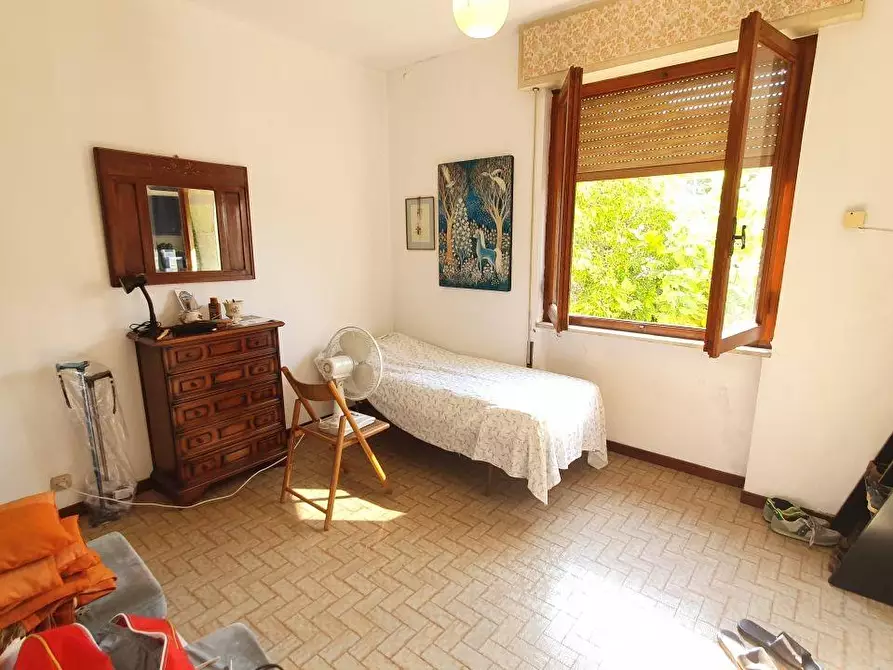 Immagine 10 di Appartamento in vendita  a Massa