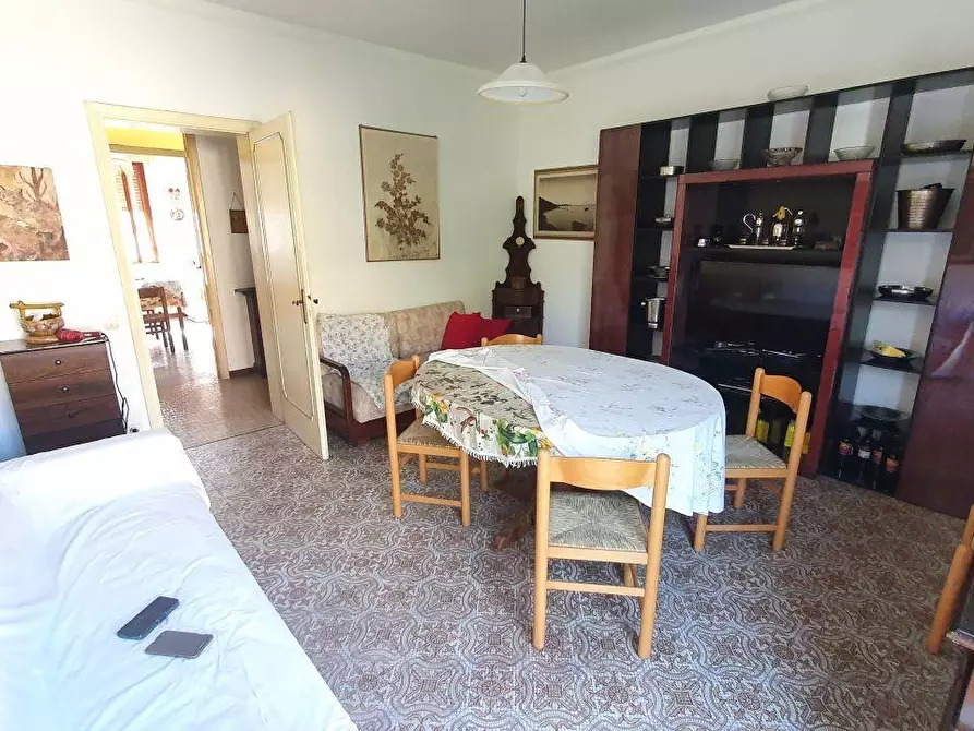 Immagine 2 di Appartamento in vendita  a Massa