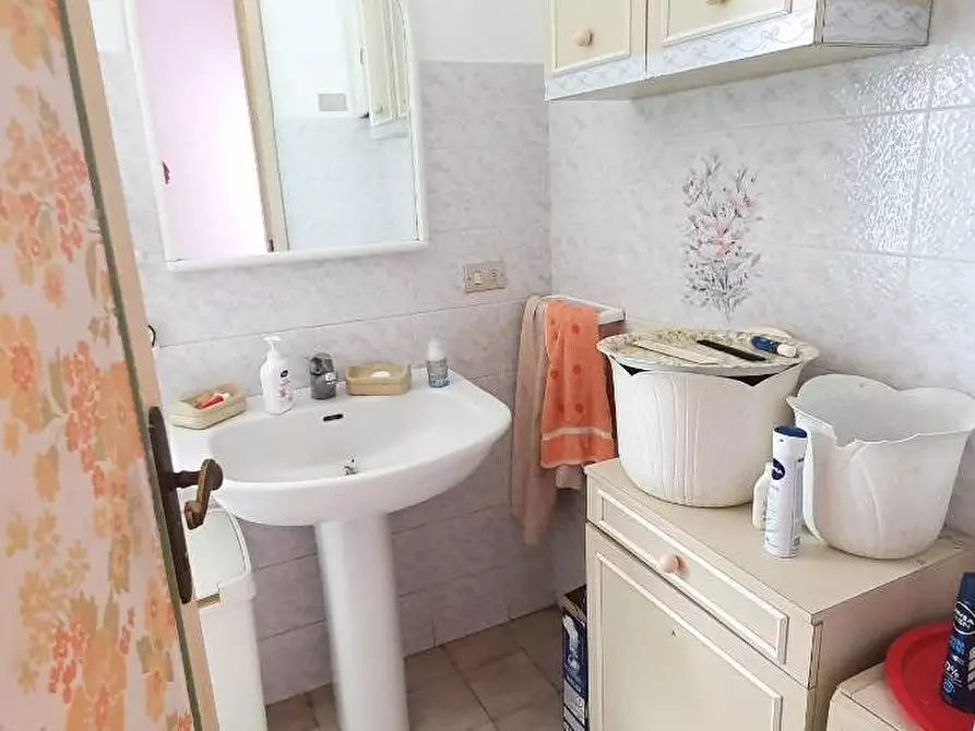 Immagine 15 di Appartamento in vendita  a Massa