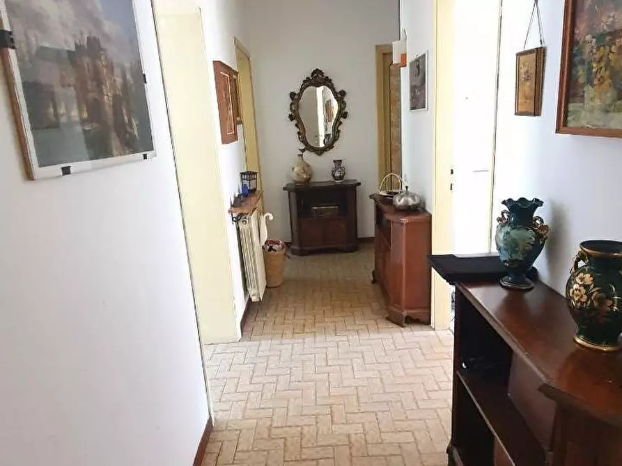 Immagine 6 di Appartamento in vendita  a Massa