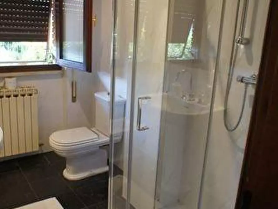 Immagine 8 di Mansarda in vendita  a Massa