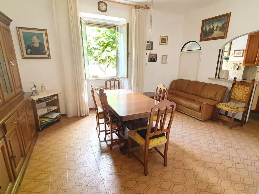 Immagine 3 di Appartamento in vendita  a Massa