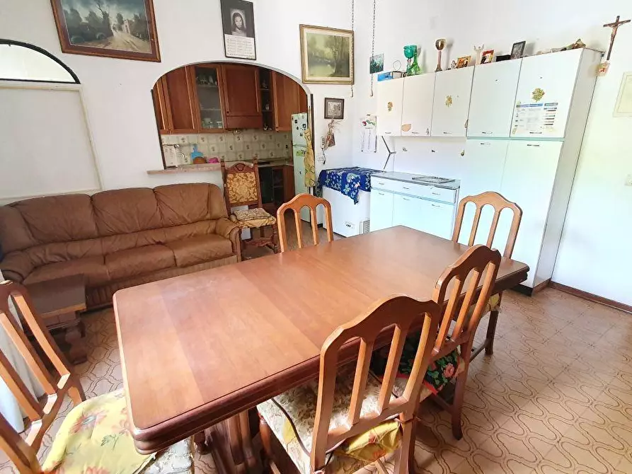 Immagine 5 di Appartamento in vendita  a Massa