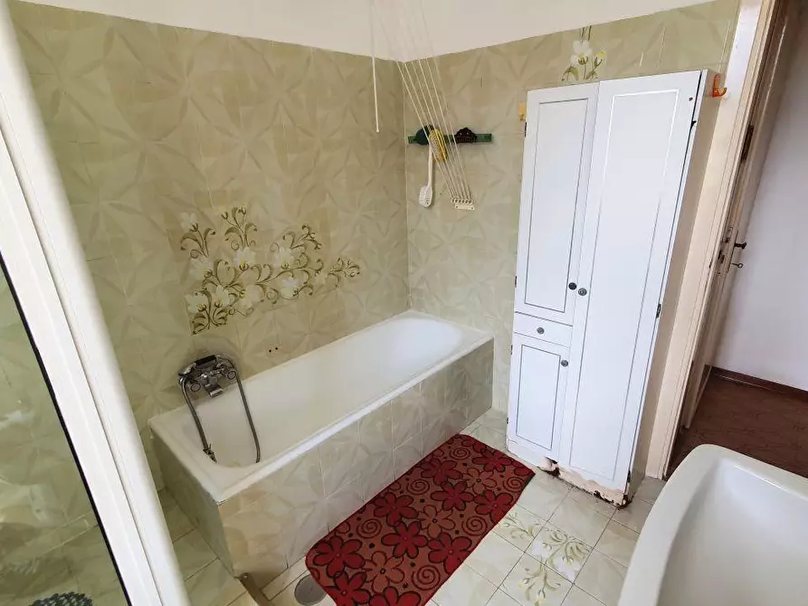 Immagine 18 di Appartamento in vendita  a Massa