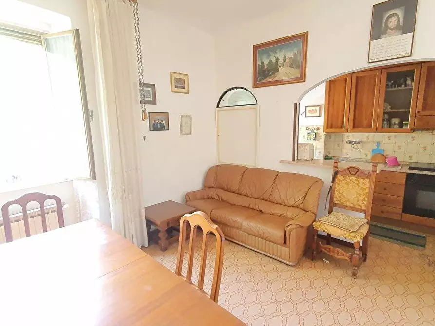 Immagine 4 di Appartamento in vendita  a Massa