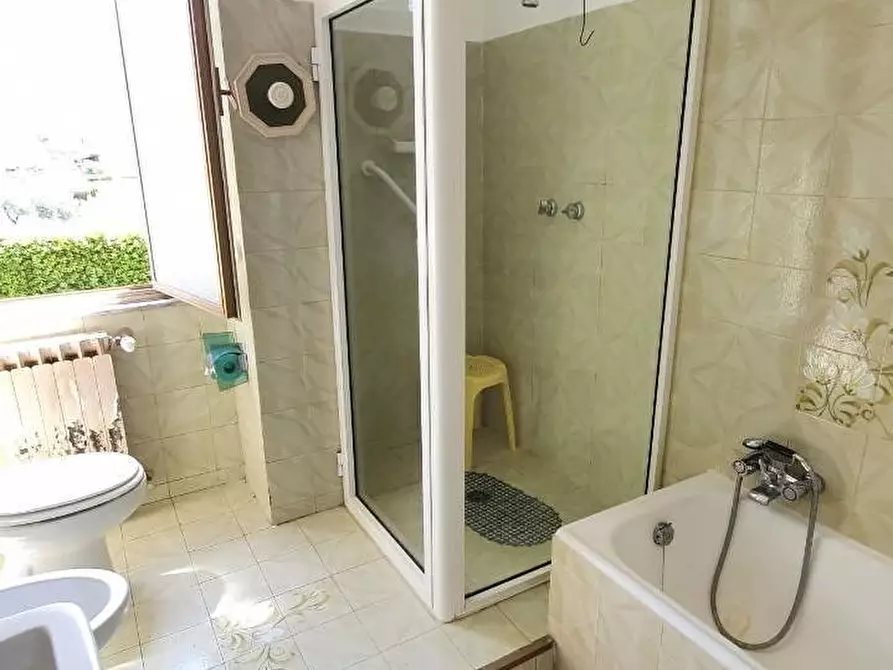 Immagine 17 di Appartamento in vendita  a Massa