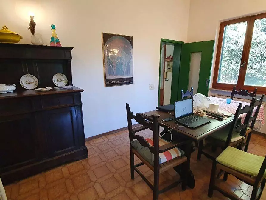 Immagine 11 di Villa in vendita  a Massa