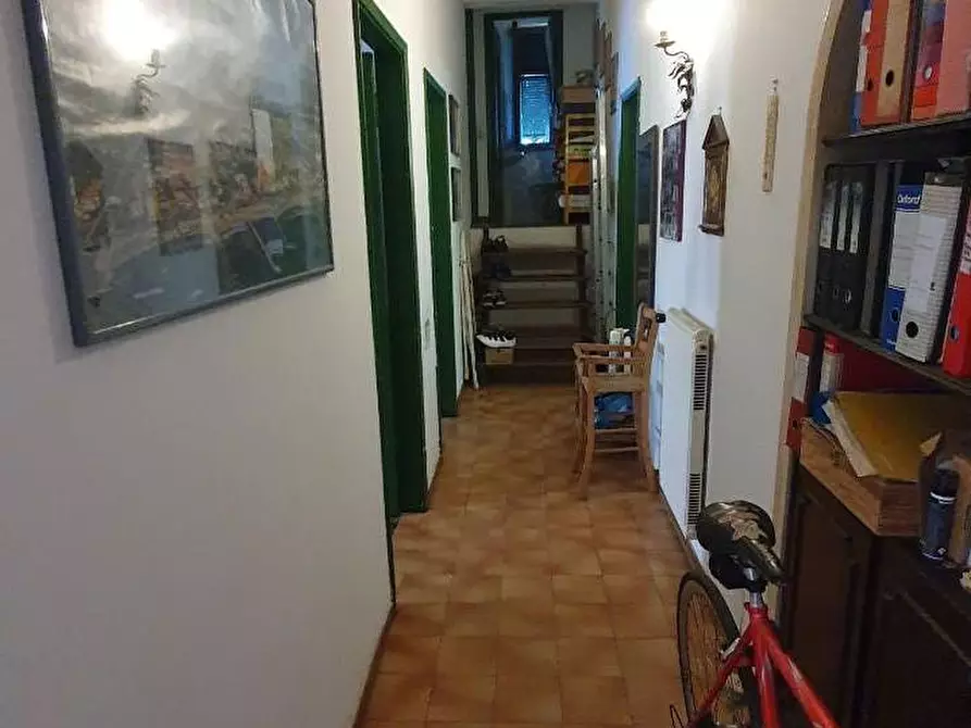 Immagine 19 di Villa in vendita  a Massa