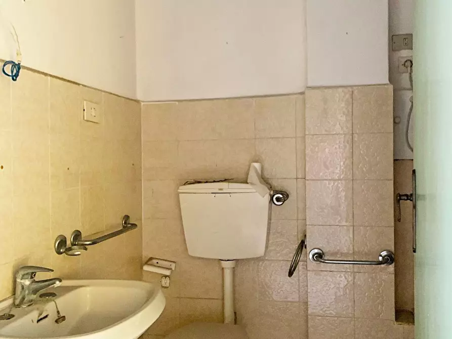 Immagine 17 di Appartamento in vendita  a Massa