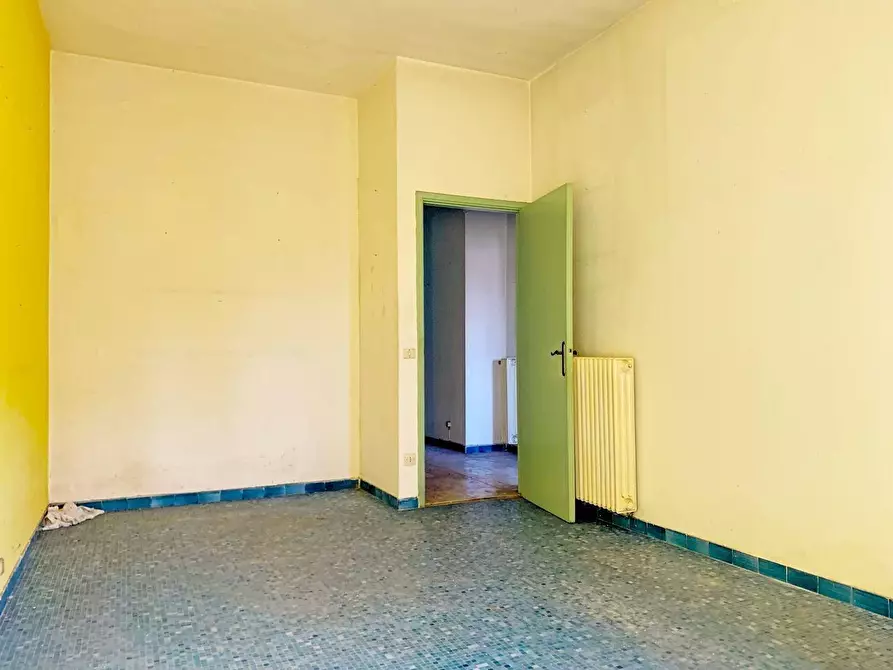 Immagine 11 di Appartamento in vendita  a Massa