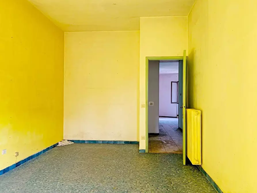 Immagine 10 di Appartamento in vendita  a Massa