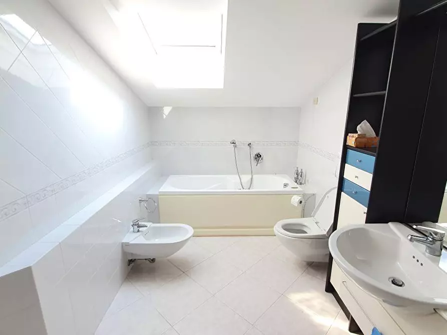 Immagine 26 di Appartamento in vendita  a Massa