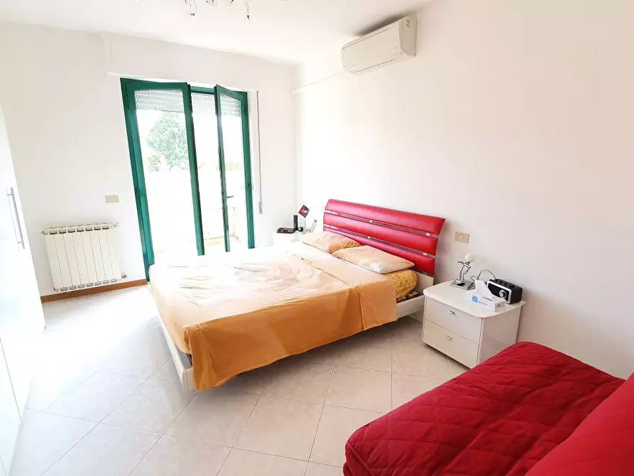 Immagine 8 di Appartamento in vendita  a Massa