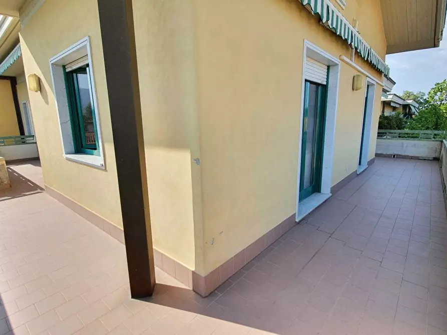 Immagine 16 di Appartamento in vendita  a Massa