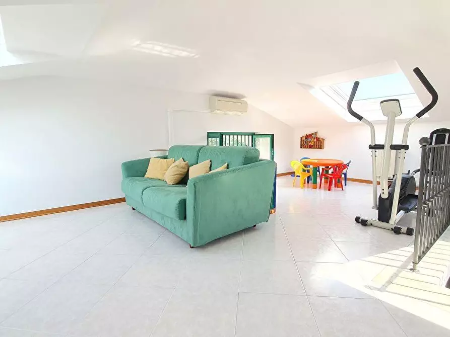 Immagine 19 di Appartamento in vendita  a Massa