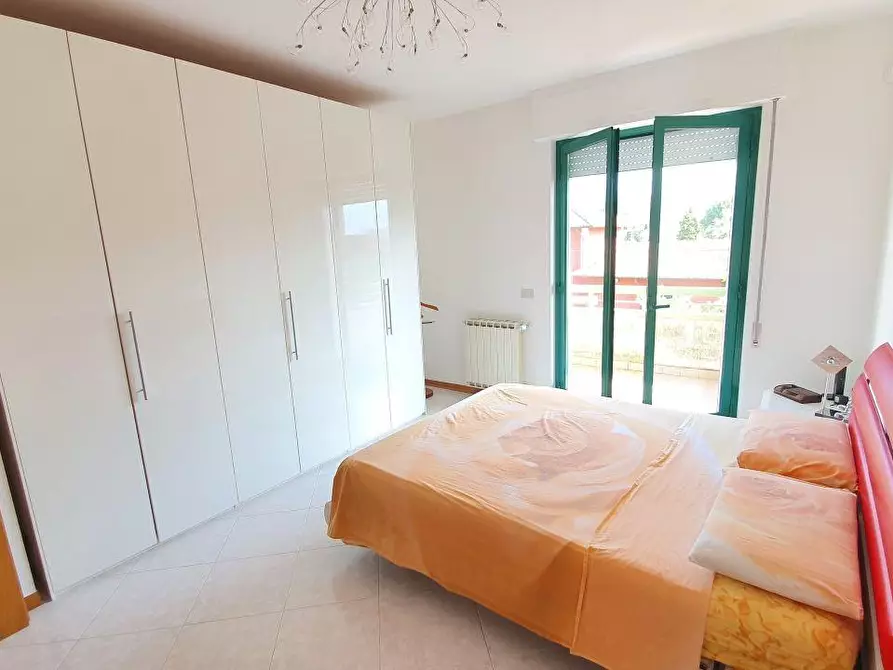 Immagine 9 di Appartamento in vendita  a Massa