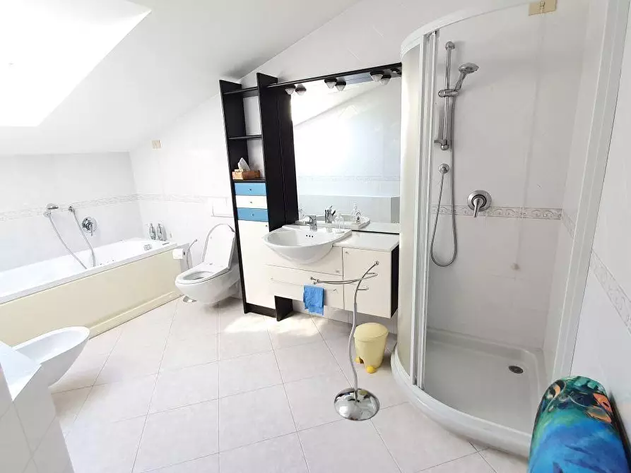 Immagine 25 di Appartamento in vendita  a Massa