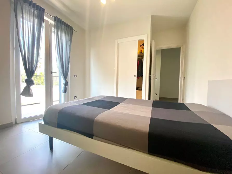 Immagine 17 di Casa bifamiliare in vendita  a Massa