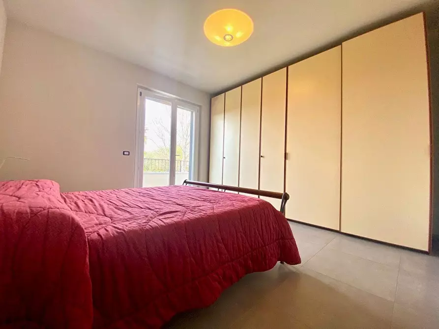 Immagine 21 di Casa bifamiliare in vendita  a Massa