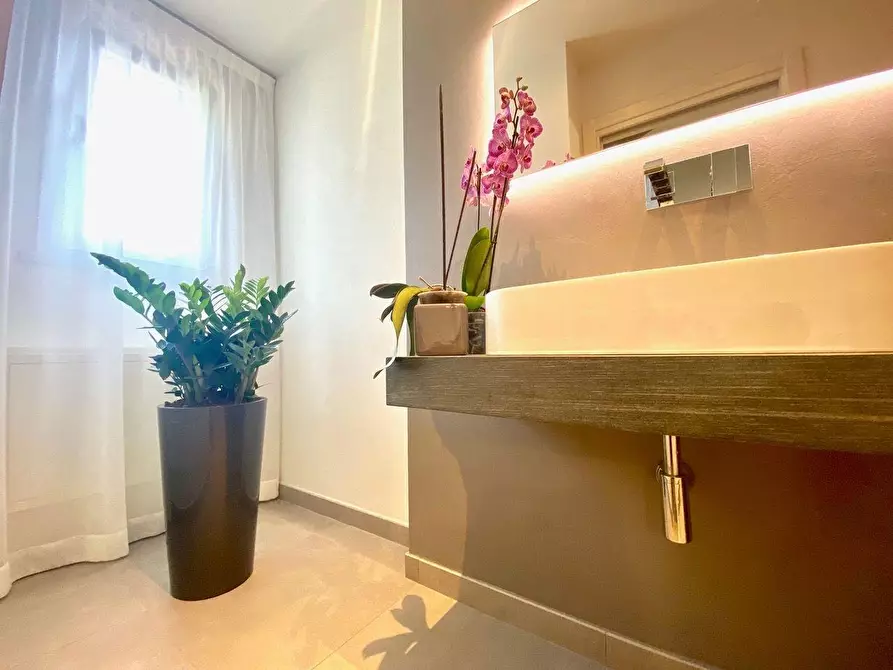 Immagine 6 di Casa bifamiliare in vendita  a Massa