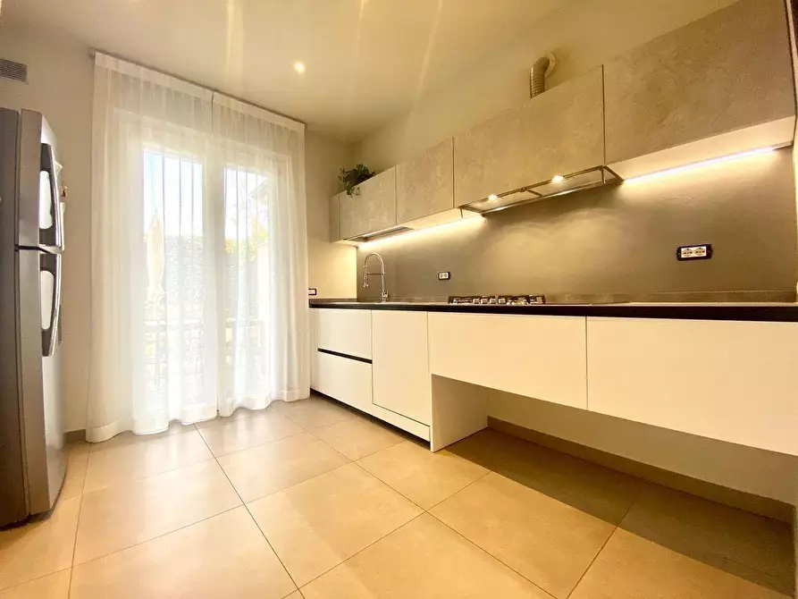 Immagine 9 di Casa bifamiliare in vendita  a Massa