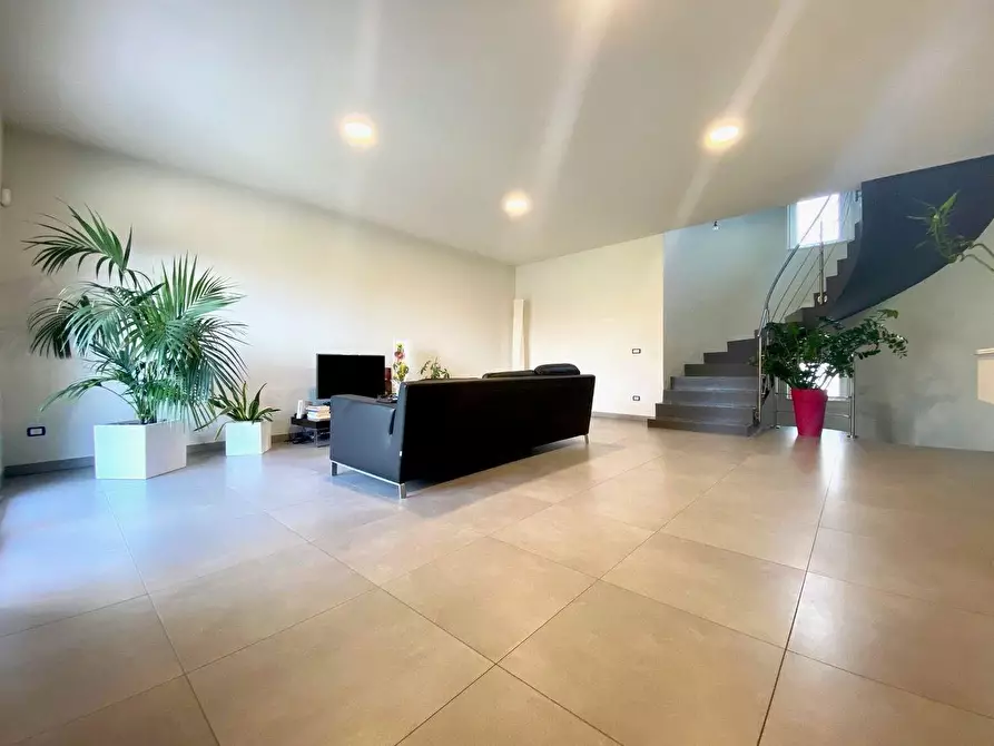 Immagine 2 di Casa bifamiliare in vendita  a Massa