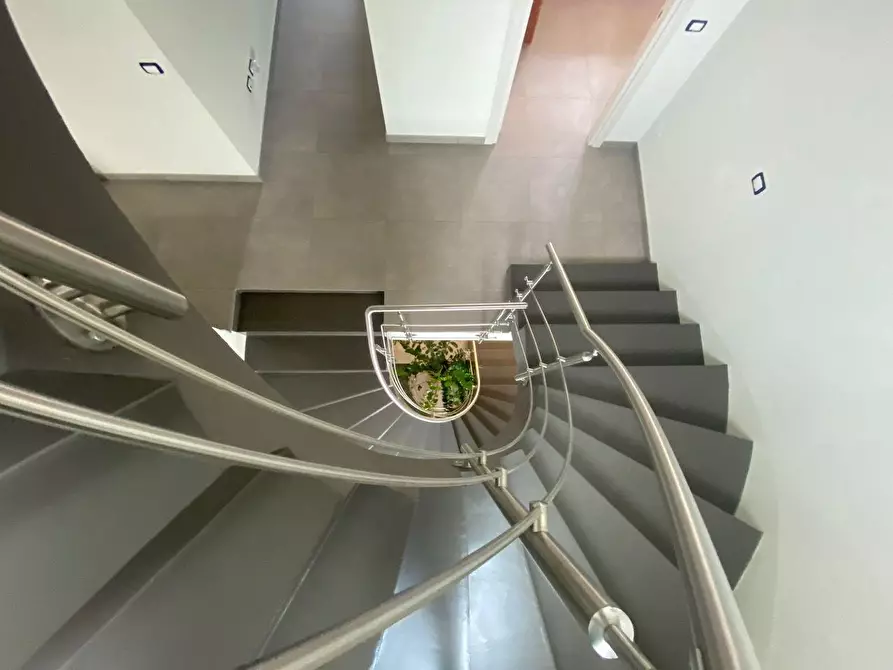 Immagine 30 di Casa bifamiliare in vendita  a Massa