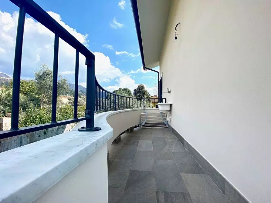 Immagine 23 di Casa bifamiliare in vendita  a Massa