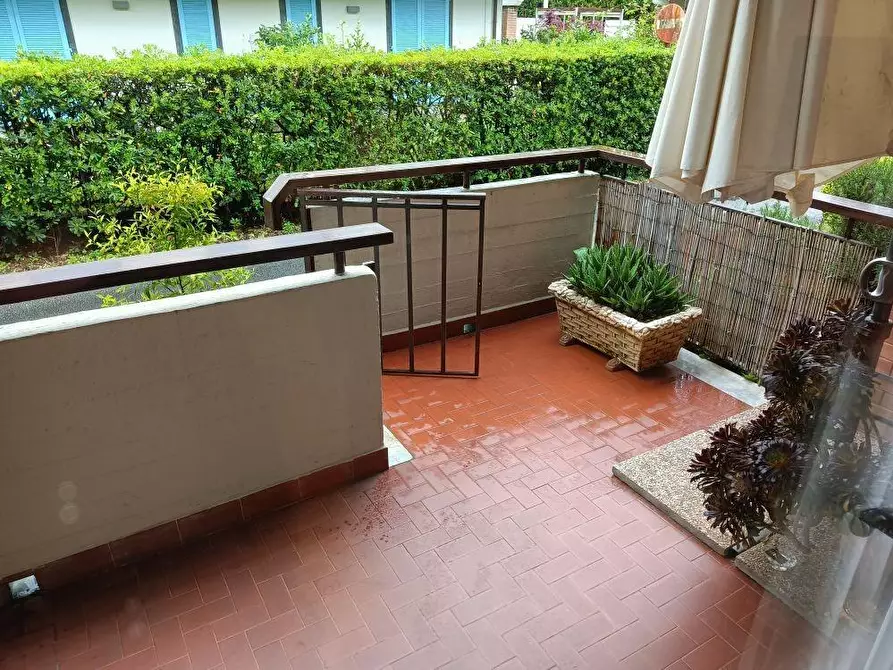 Immagine 11 di Appartamento in vendita  a Massa