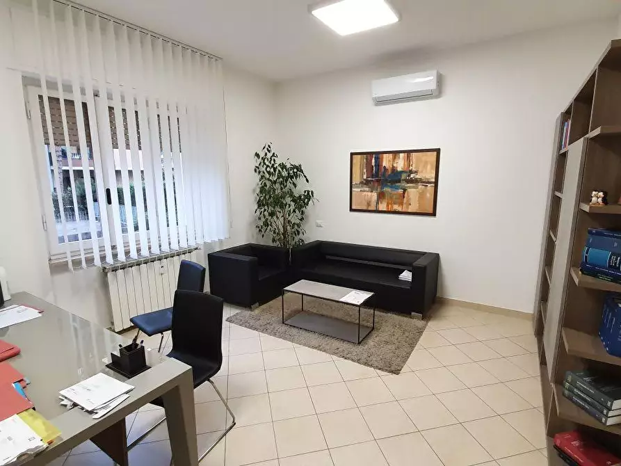 Immagine 8 di Appartamento in vendita  a Massa