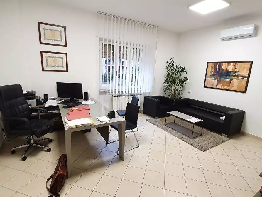 Immagine 7 di Appartamento in vendita  a Massa