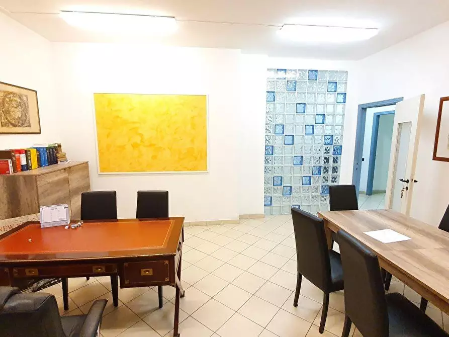 Immagine 5 di Appartamento in vendita  a Massa