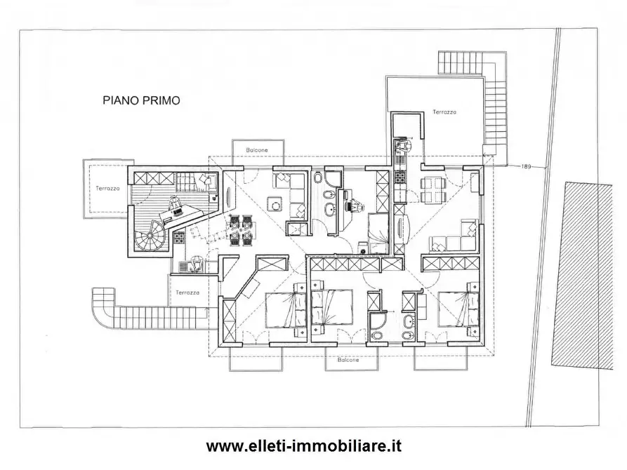 Immagine 3 di Palazzo in vendita  a Massa