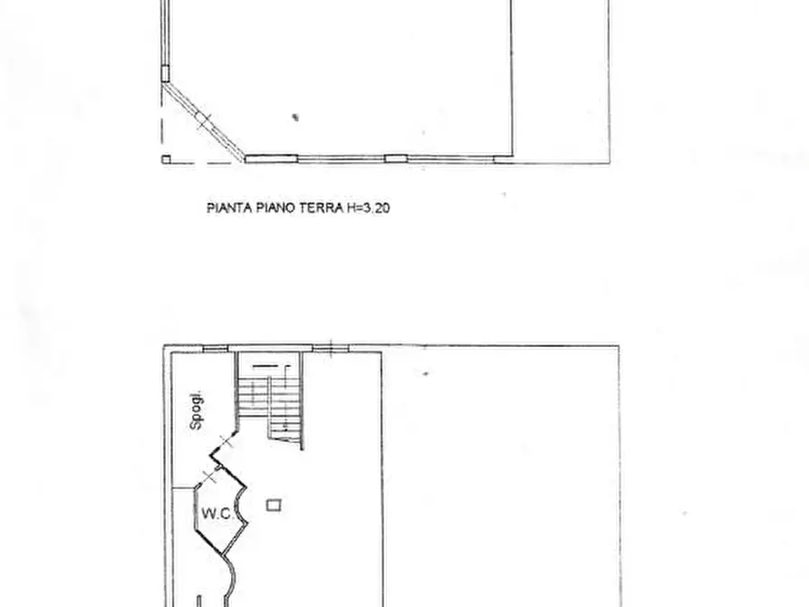 Immagine 12 di Locale commerciale in vendita  a Massa