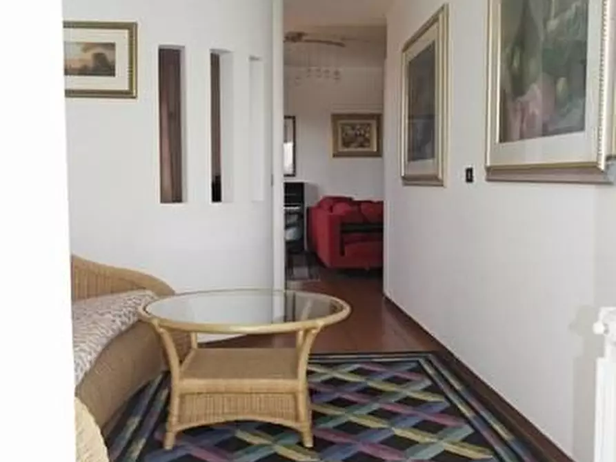 Immagine 8 di Villa in vendita  a Massa