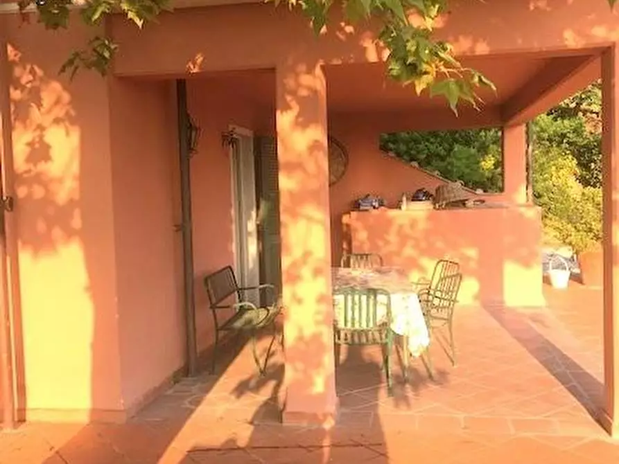 Immagine 2 di Casa bifamiliare in vendita  a Carrara