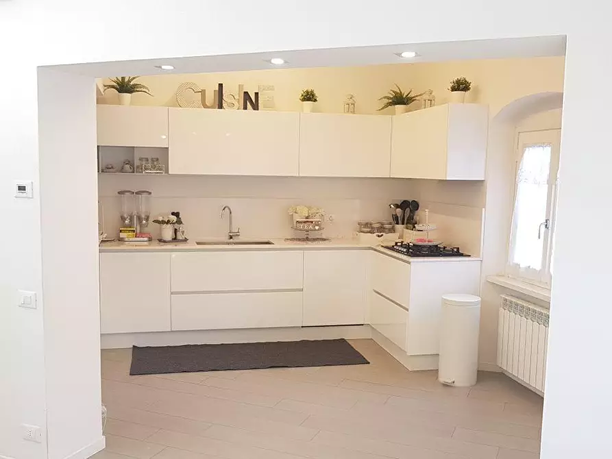 Immagine 6 di Appartamento in vendita  a Massa